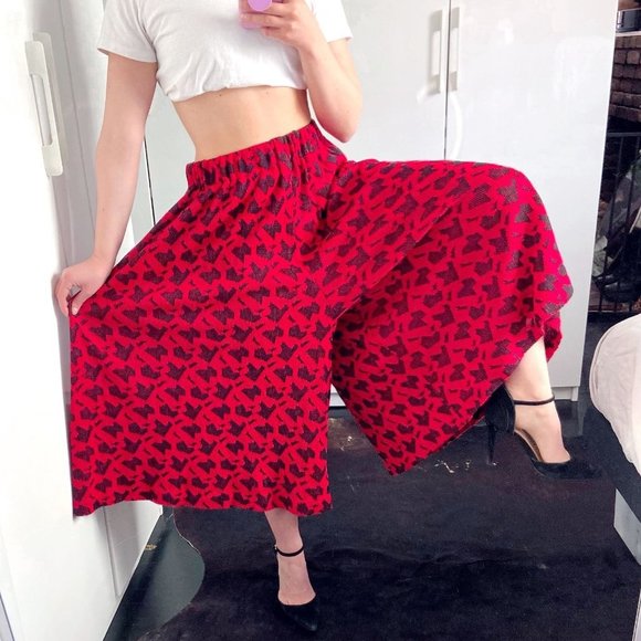 CULOTTES Women’s Fine Knit Fabric High Waisted Graphic Pattern Black Red sz M - Picture 2 of 5